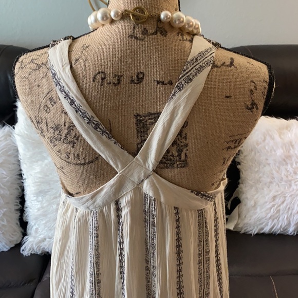 En Creme dress with sequins - Picture 4 of 6